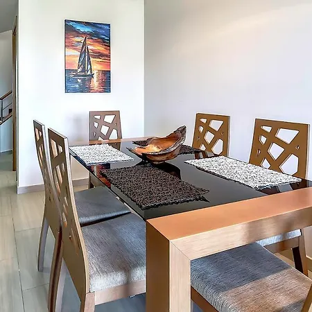 Family Duplex With Ocean View 2 Apartment Cho